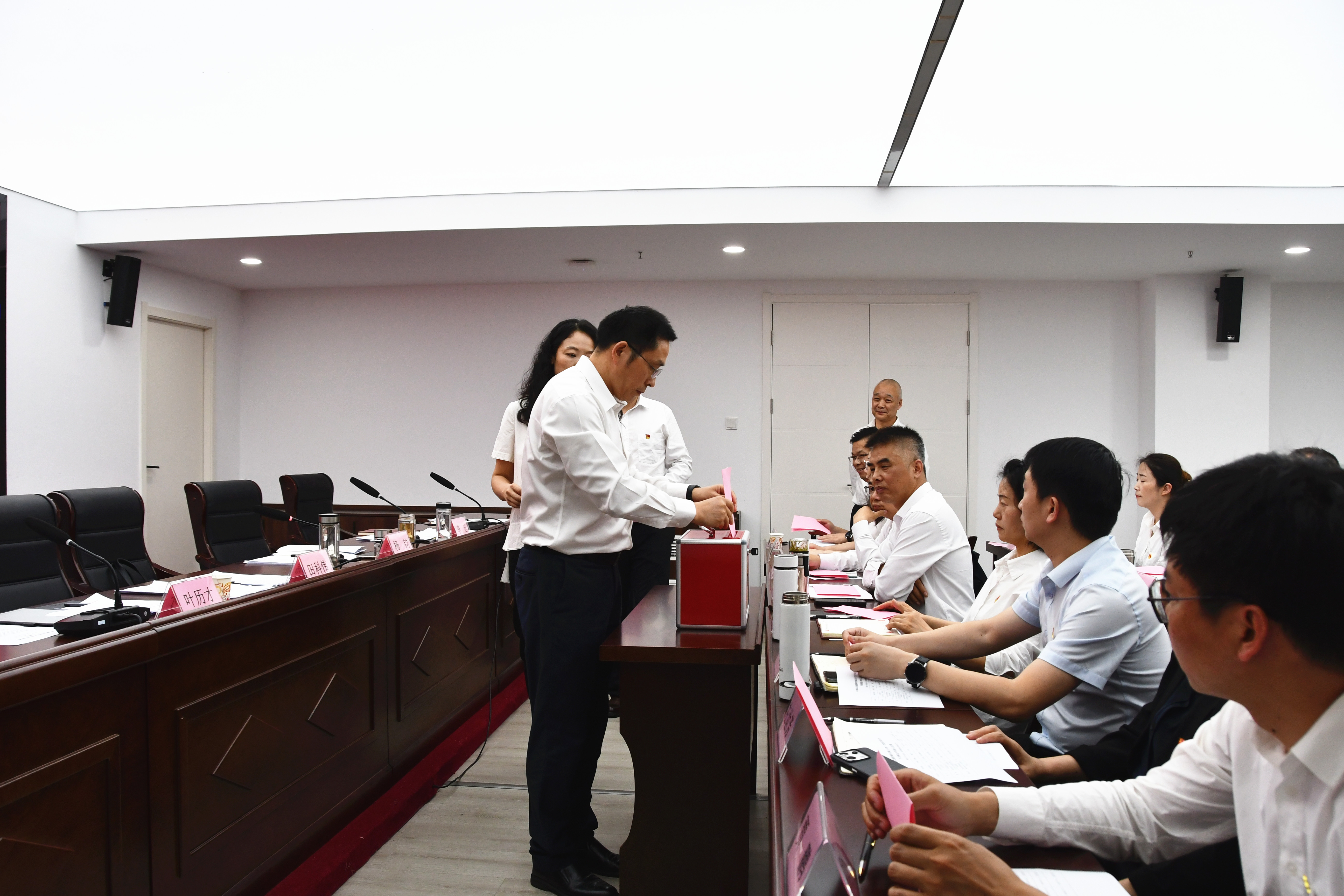 党代会 投票.jpg